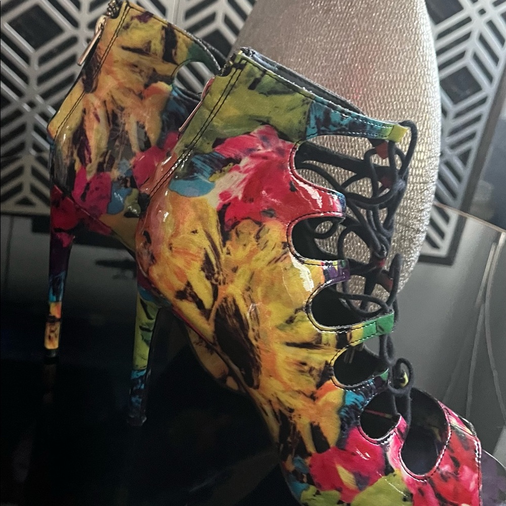 Steve Madden Open Toe Colorful Laced Up Booties. - image 5